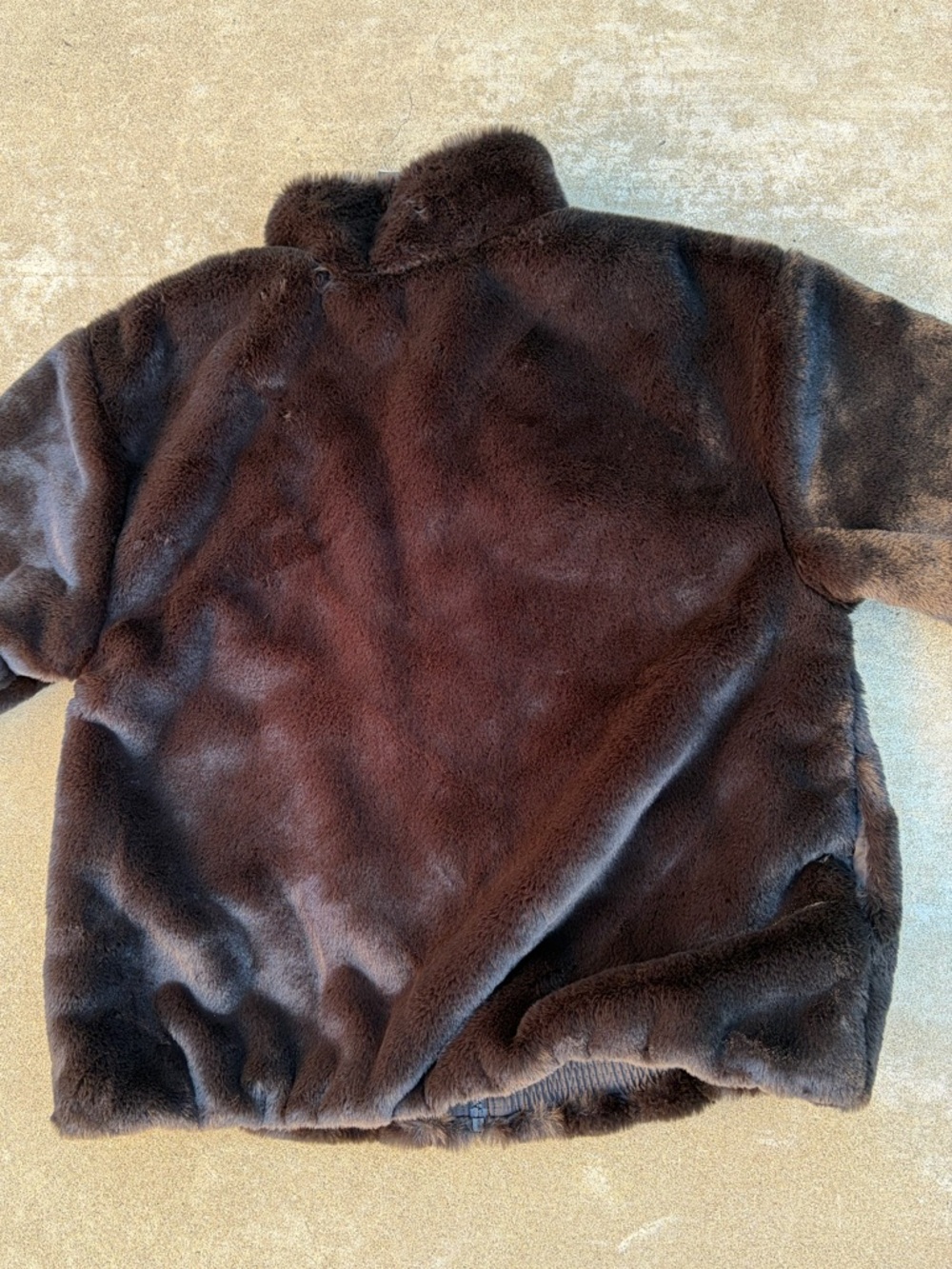 NWT Nike Women’s Oversized Faux Fur Swoosh Jacket in Black Fossil White - Picture 5 of 7